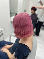 ワンズクロエ 原宿店(ONE's Chloe)&nbsp;くびれヘアアプリコットオレンジハイライトカラーブルーカラー