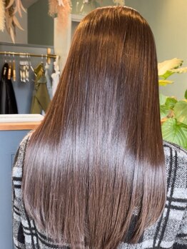 【上野丘】笑顔あふれる気さくなスタッフ揃い♪くせ毛やうねりにお悩みの方におすすめ◎自然なストレートへ