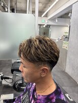 クロムトウキョウ ザ バーバー ネオン 新宿店(CHROM TOKYO the Barber ne/on) ショートセンターパート