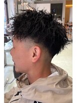 ランズ(LANDS) ツイストスパイラルパーマメンズカット【韓国ヘア 大阪 梅田】