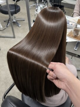 トゥエル バイ ディプティモイラ(tuelu by dipty MOILA) 艶髪グレージュ