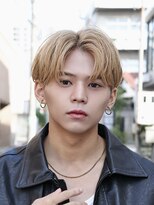 エース(ACES)&nbsp;ニュアンスパーマセンターパート刈り上げ毛流れパーマ