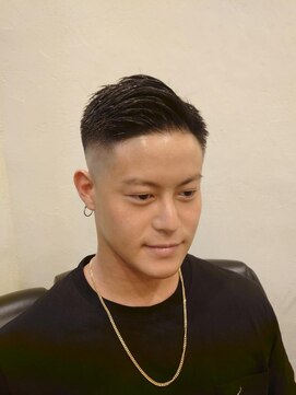 スカイマスターバーバー 渋谷(SKY MASTER BARBER) サイドラインスキンフェード[床屋/シェービング/渋谷]