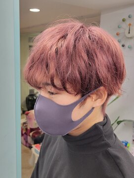 カットインソーレ 光町店(Cut Inn Sole) ピンクカラー