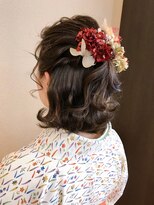 ヘアーボー ラーラ(hairbeau L'ala)&nbsp;ハーフアップスタイル
