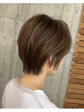 ヘアカロン 熊本本店(Hair CALON) ショートカットベージュハイライトカラー
