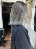 グラデーションカラー×ホワイトグレー