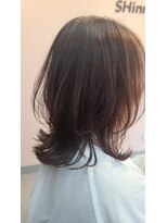 シンミ(SHinmi)&nbsp;鎖骨レングス×レイヤーカット×ふわふわ巻き