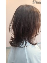 シンミ(SHinmi) 鎖骨レングス×レイヤーカット×ふわふわ巻き