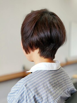 ニニィ(Ninny) 艶髪ショート30代、40代、50代