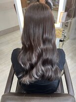 フゥカ 類家店(fuka)&nbsp;暗めグレージュカラー　インナーシルバー