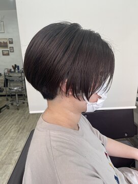 ナシーム 久留米(Naseem) 刈り上げショートボブ