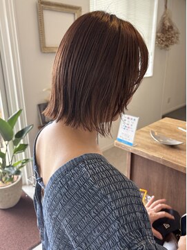 パル バイ ラベスト(Pal by lovest) 明るめ柔らかベージュ×切りっぱなしボブ