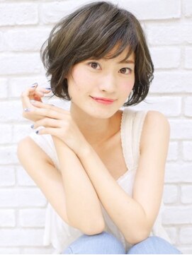 ミーティア バイ クアトロ(Meteor By QUATRO) ふんわりナチュラルショートボブ