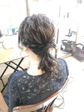 ロカット サロン(Roquat Salon) ミディアムローポニー【ヘアアレンジ　立川南/立川/八王子】