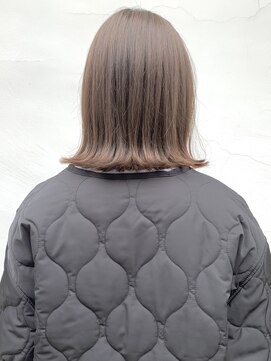 ヒート バイ アンカットラウンジ 渋谷(HEAT by UNCUT&LOUNGE) アッシュカラー/ミルクティーカラー/ケアブリーチ/［渋谷］