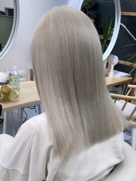 プネル(punel) ホワイトシルバー/ホワイトミルクティー/ミルクティーアッシュ