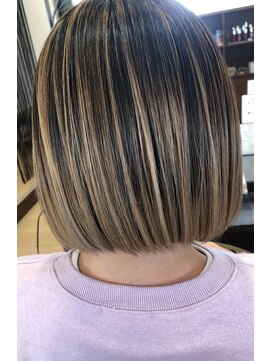 ランダ(LANDA.) バレイヤージュ×ボブ