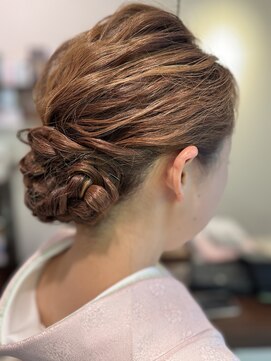 バグース(BAGUS) 編み込みシニヨン