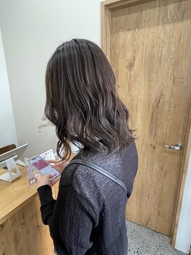 アノネ(anone) 切りっぱなしミディアム×アッシュブラウン