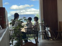 オフジ(OFFJI)の雰囲気(カフェはお休み中。キッズルームでお待ちいただけます。)