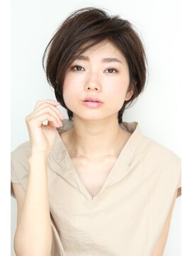 クロスオーバー(Cross Over) 長めおしゃれショートボブ