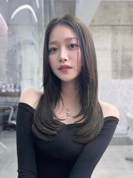 フィヴェント(Fivent) 黒髪韓国小顔レイヤーイメチェン暗めオリーブグレークラゲヘアー