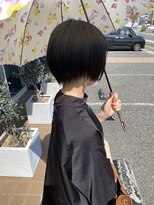 美容師 久保浦 伸ばしかけでもキマる、ショートスタイル