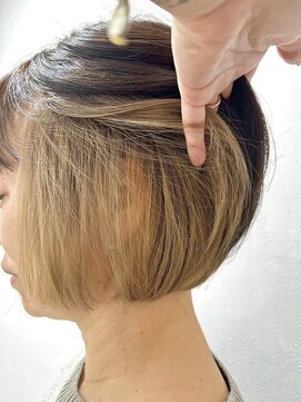 クロト(Clotho) インナーカラー/ベージュ/ダブルカラーブリーチハイライト