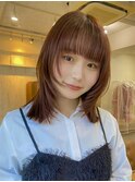 レイヤーカット　ミディアム　ニュアンスパーマ　似合わせ