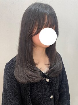 エルフ(elf) ロングレイヤーカット／シースルーバング／顔まわりレイヤー