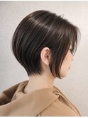 大人女性の丸みのあるショートスタイル
