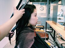 【超音波アイロン】ー超音波の力で髪の深層部まで成分を届けるー