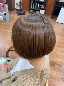 ヘアー アンアン(Hair AnAn)の写真/AnAnでは中性の髪に優しい薬剤と栄養剤でピンピンにならず、ただ癖を伸ばすだけでなくツヤツヤに仕上げます