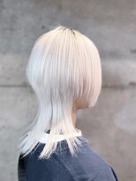 グランアージュ 池袋東口店(grandage)&nbsp;ホワイトカラーくびれミディアムレイヤー/前下りウルフ