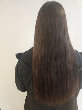 クララ トヨハシ(CLALA Toyohashi) クララ独自酸熱髪質改善トリートメント