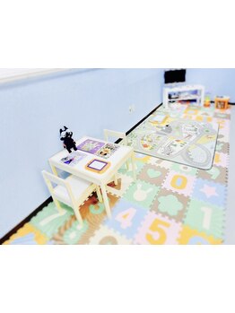 [カット\3700]キッズルームあり★周りを気にせず、お子様と一緒にゆったりとしたサロンタイムを♪[水戸]