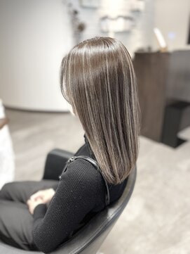 リリ(RiRi) ナチュラルグレージュハイライト