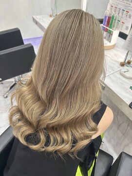 ミニョン(mignon) 韓国/ダブルカラー/ブリーチ/ピンク/学割U24/新越谷/南越谷/草加