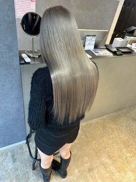 メリー オオサカ(Merly Osaka) white gray