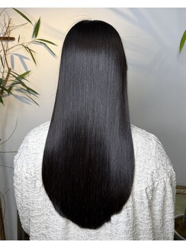 スット 渋谷(slut) くせ毛改善ストレート