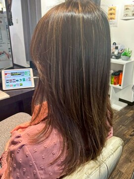 トゥルートラスト アン 下石田店(True Trust un) 立体感細めハイライト透明感グレージュカラーストレートセミディ