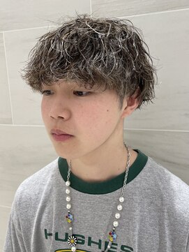 オル(olu.) 波打ちパーマ×ハイライト