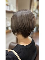 ブラン(Blanc。)&nbsp;【白髪ぼかし】襟足スッキリ大人ショートボブ
