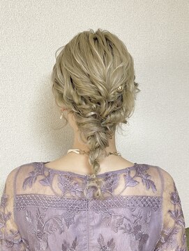 ネオリーブギンザ 銀座店(Neolive GINZA) ミディアムヘアの編みおろしアレンジ