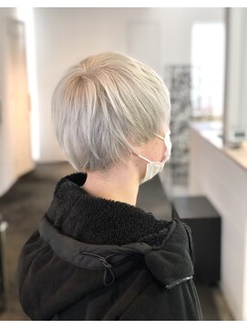 アトリエワイズ(atelier wise) ホワイトカラー