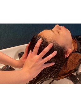 "髪を美しく育む"頭皮ケアブランド『EraL』を揃えるBELLAのこだわりのトータル頭皮ケア