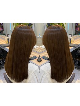 毛髪を原子レベルで研究した最高峰トリートメント【Aujua】を実感♪思わず触りたくなるような指通りへ…。