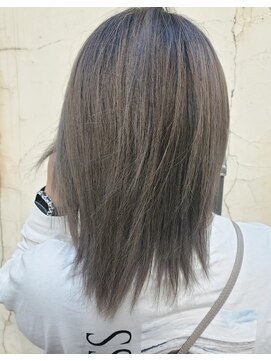 サーティーン(THIRTEEN) 【Veganカラー】HUEグロス☆極細ハイライトグレージュ【20代】