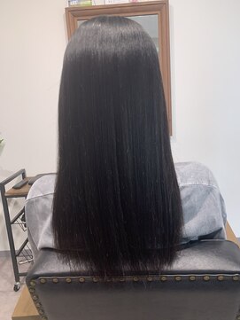 モモ(momo) ストレートパーマ